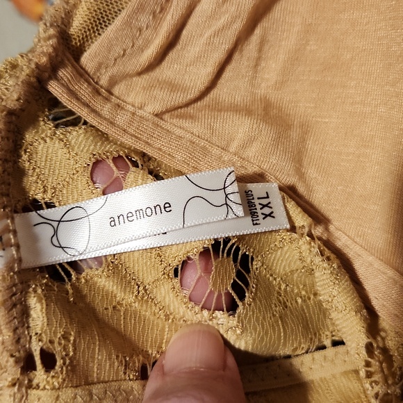 NWT Women's Anemone Grace gold lace padded Bralette. Size 2X. - Picture 5 of 5